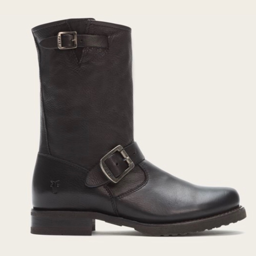 Frye Veronica Shortie boot size 9